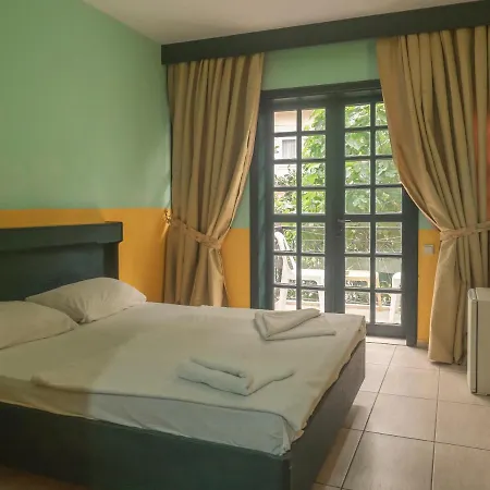 فندق Ares Dream 4*